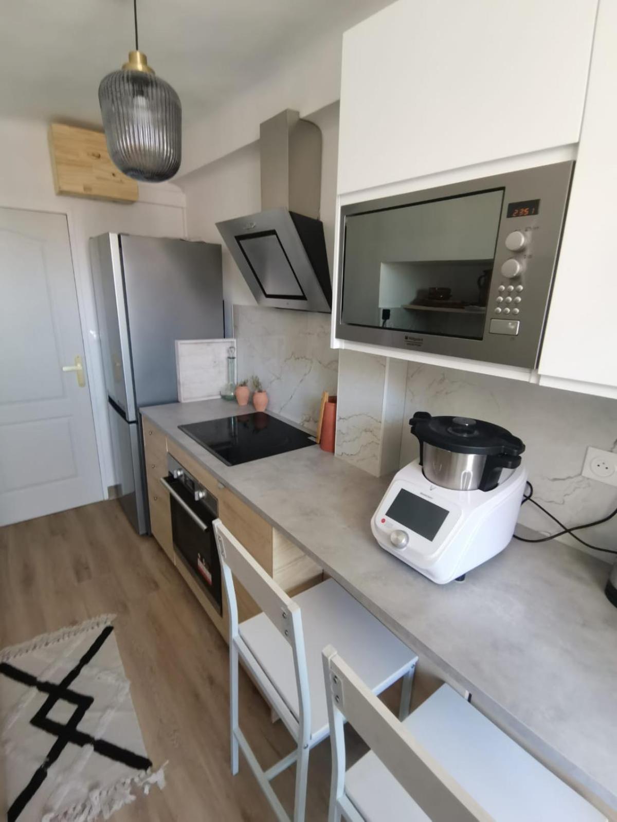 Massilia Calling Appartement Marseille Proche Metro Climatise Bien Decore Exterior photo